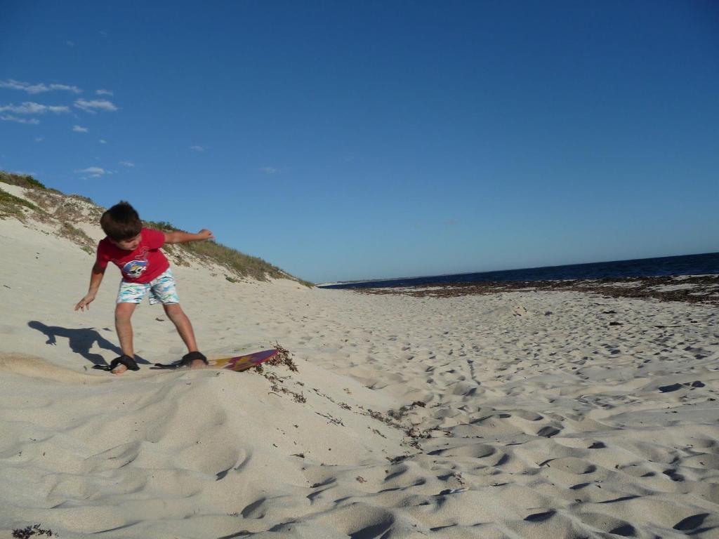 Centrebreak Beach Stay Green Head エクステリア 写真